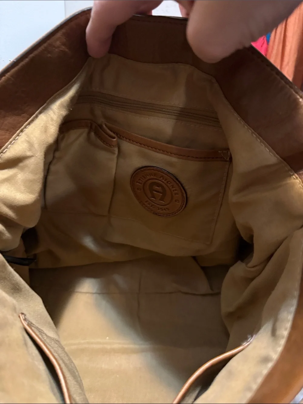 ETIENNE AIGNER Leather SHOULDER Tote in Tan - Genuine Leather